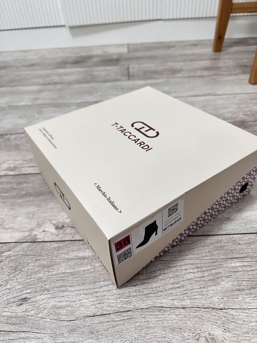 Женские сапоги