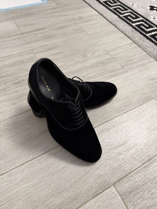 Vând pantofi Zara marimea 43