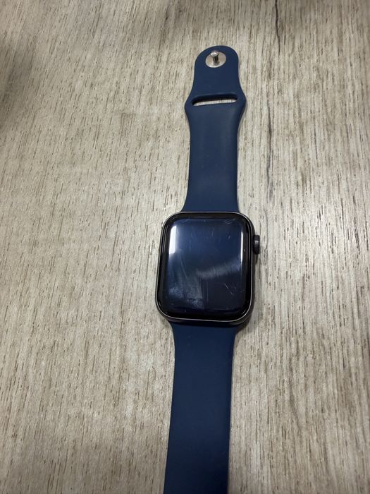 Apple watch SE 44/83%