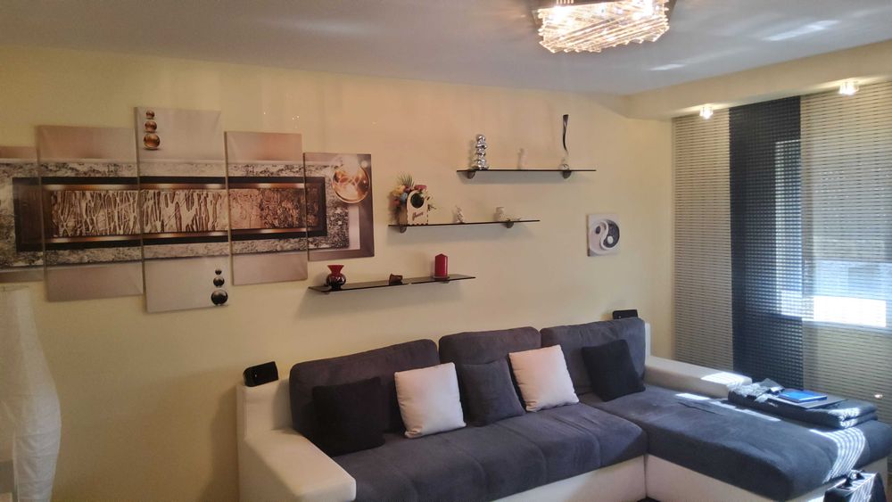 Apartament 3 camere decomandat, TOTAL RESTRUCTURAT, mobilat complet — Năvodari Sud