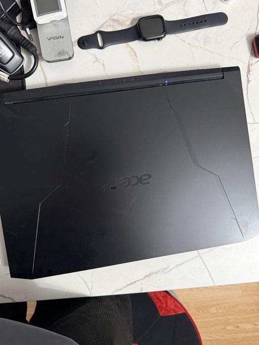 Acer nitro 5.