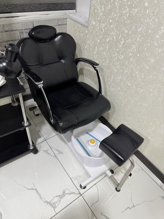 Педикюрные кресло сотилади. Хичкатига хичнарса кмаган.