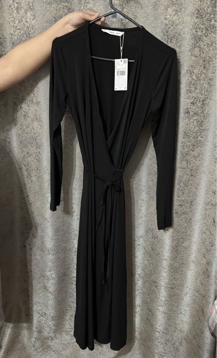 Платье Mango с этикеткой