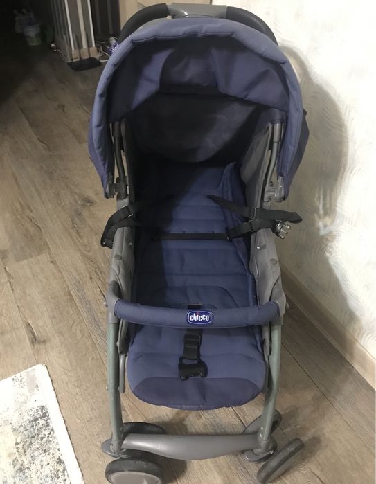 Продам коляску Италия chicco