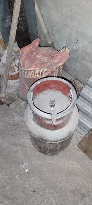 Продам газовый 27 литров. Пустой.