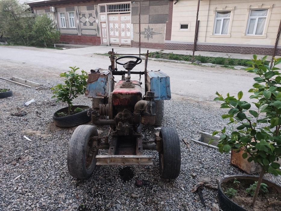 Mini traktor sotiladi