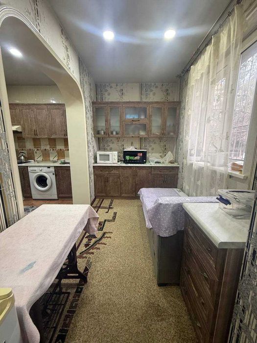 Продаётся 2/1/4 Карасу-1 С ремонтом 64м2 Не торец с мебелью и техникой