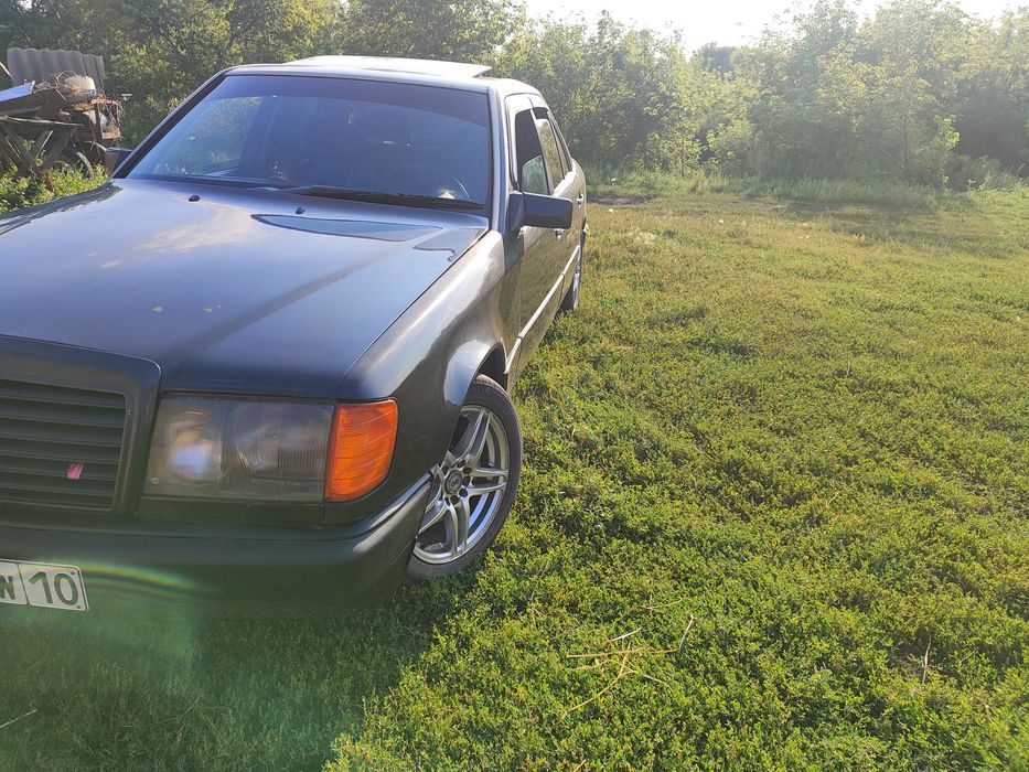 В продаже Mercedes 124