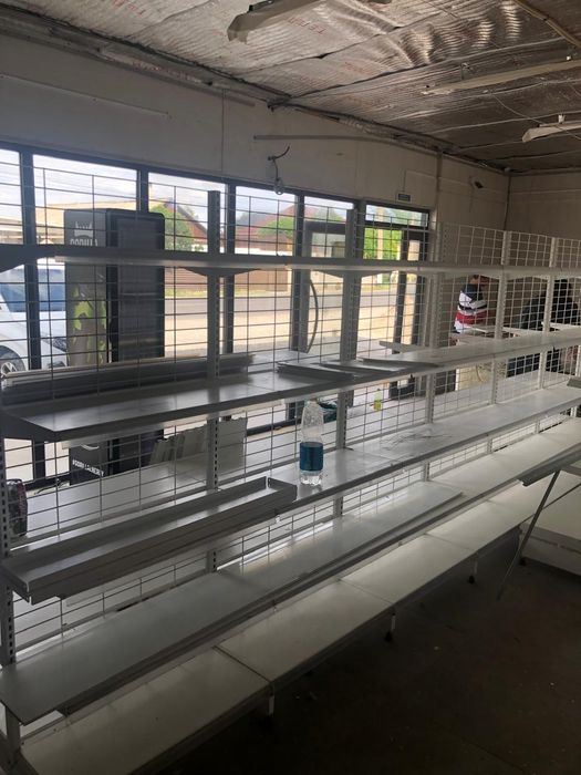 Продам комплект полок для магазина