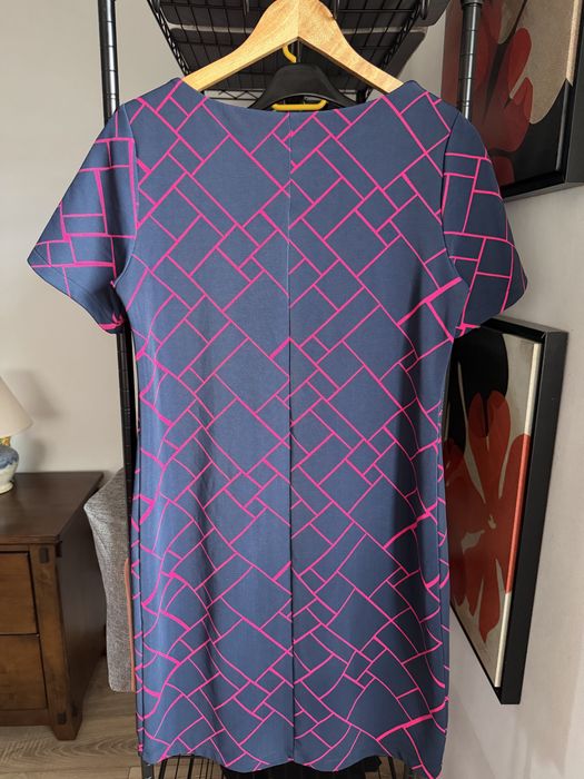 Rochie comada  in stare foarte buna