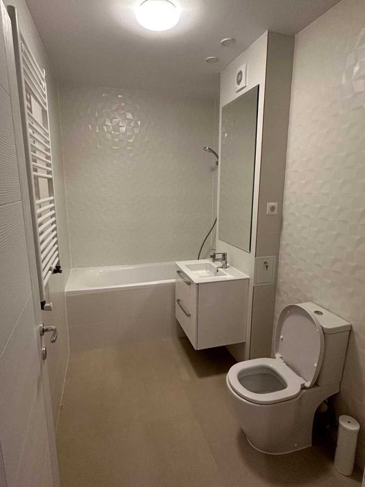 De inchiriat ap 2 camere cu gradina