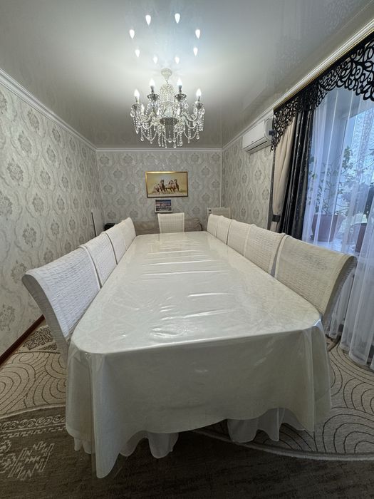 Стол со стульями