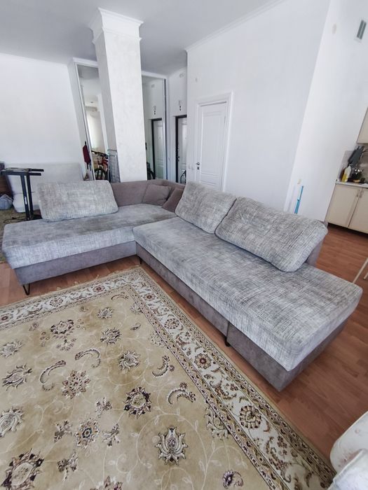 Продам диван на реставрацию