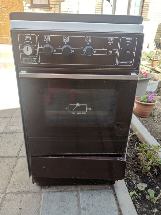 Продам газовую плиту