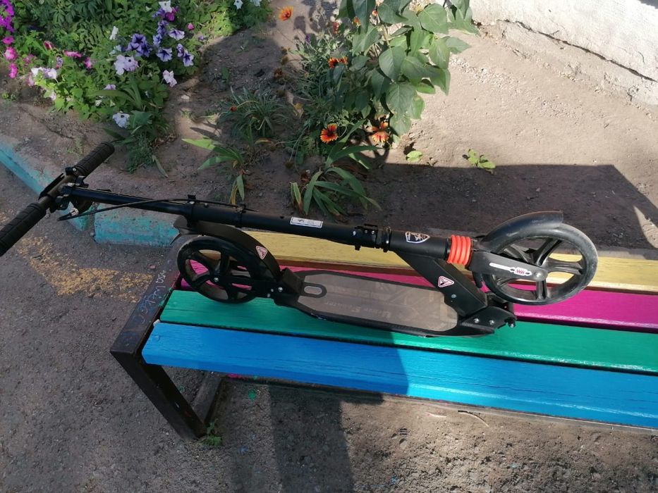 Продам самокат Anne Lawson