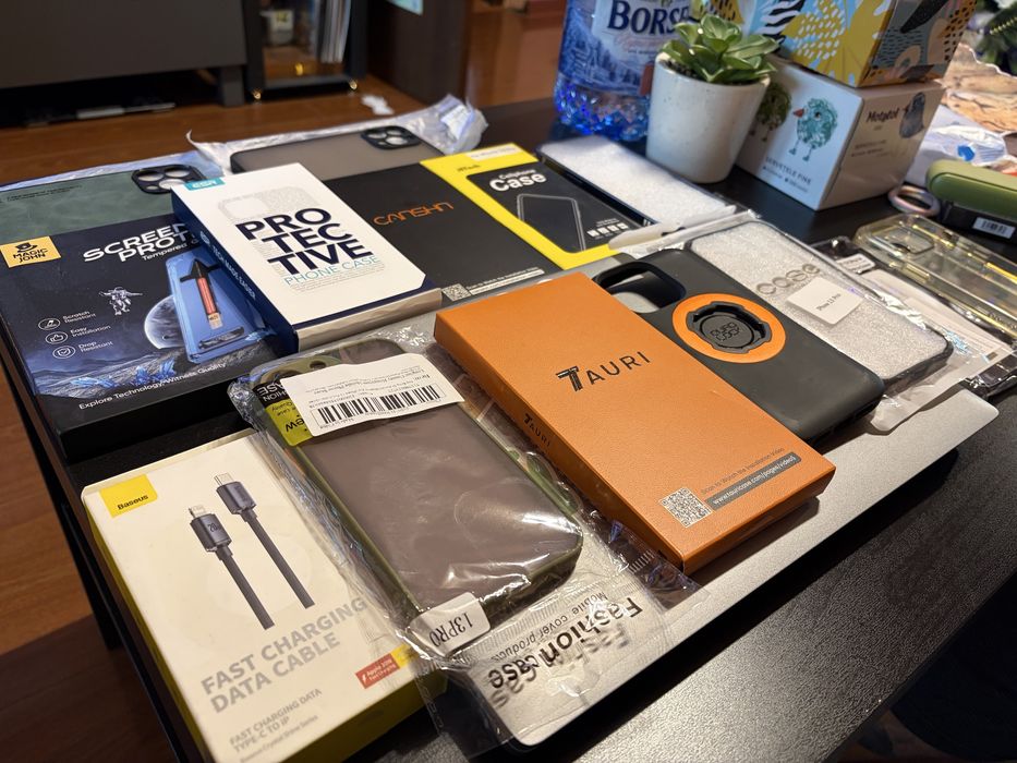 Accesorii: Folie, Carcase, Cablu incarcare Iphone 13 pro