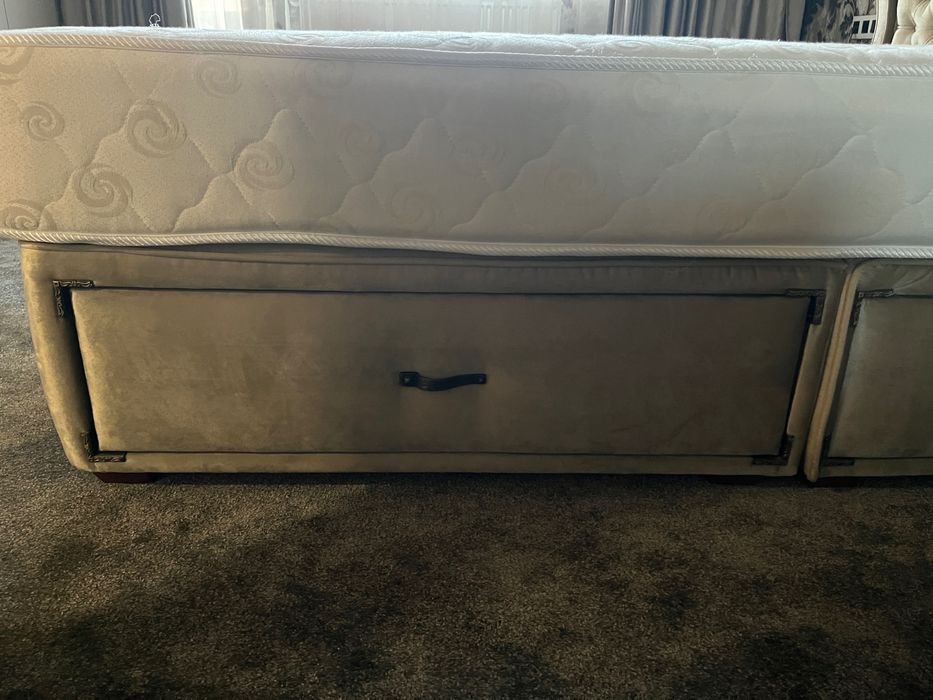 Продава се: Луксозен спален комплект по поръчка + матрак