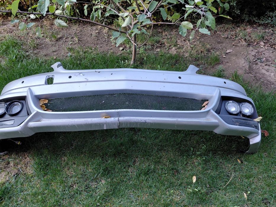 Продам бампер на Mercedes W221