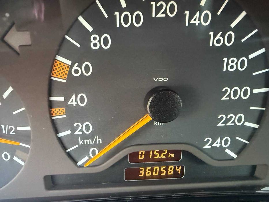 Mercedes-Benz  Avangard 111