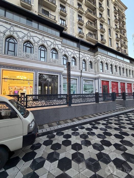 Ул.Бабура Жк "Узбегим" нежилое помещение 316кв.м первая линия коробка