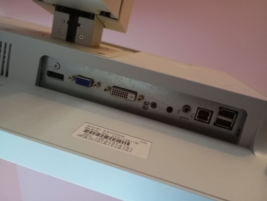 Doua monitoare Nec Multisync EA223wm .Pretul Este pe bucata