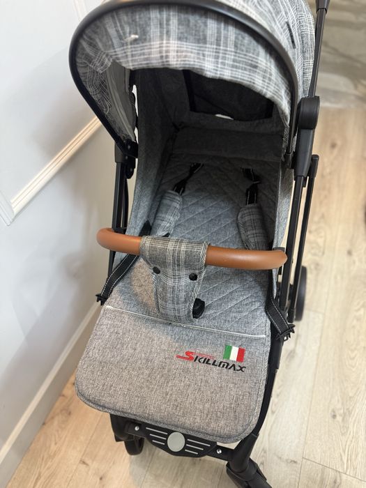 Продаю прогулочную коляску Skillmax