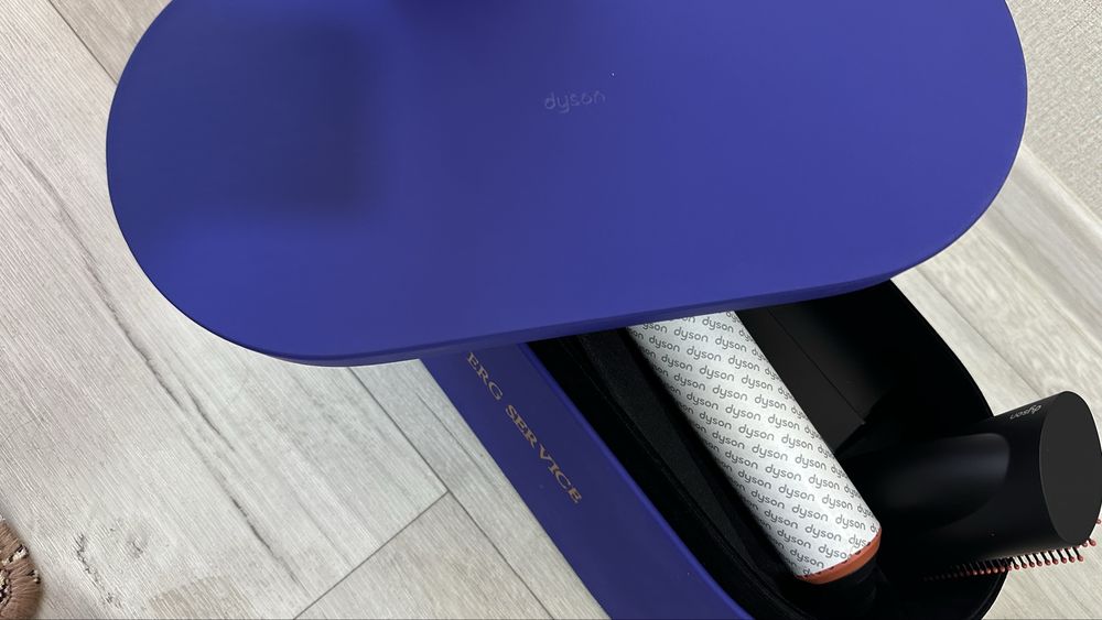 Продаю новый Dyson hs 08 самая последняя модель