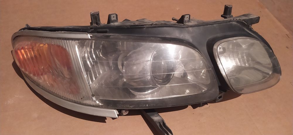 Фары Тойота Эстима 96г,в,