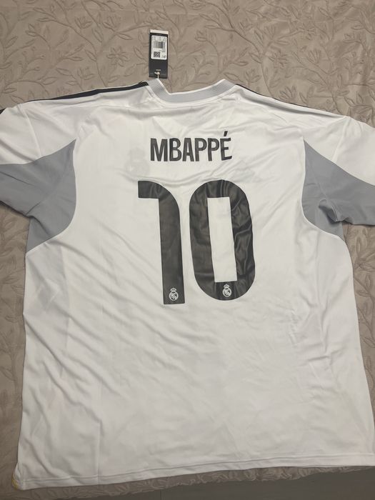Tricou Real Madrid cu Mbappe, original!