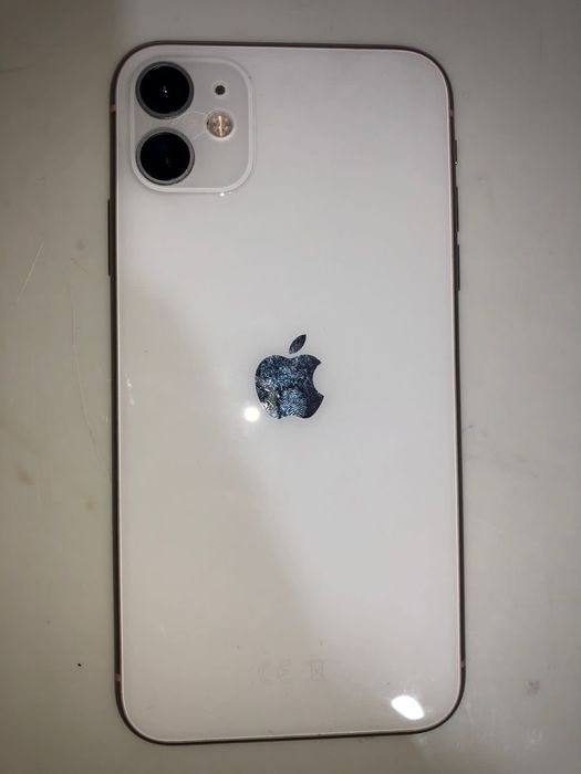 iPhone 11 и AirPods Pro