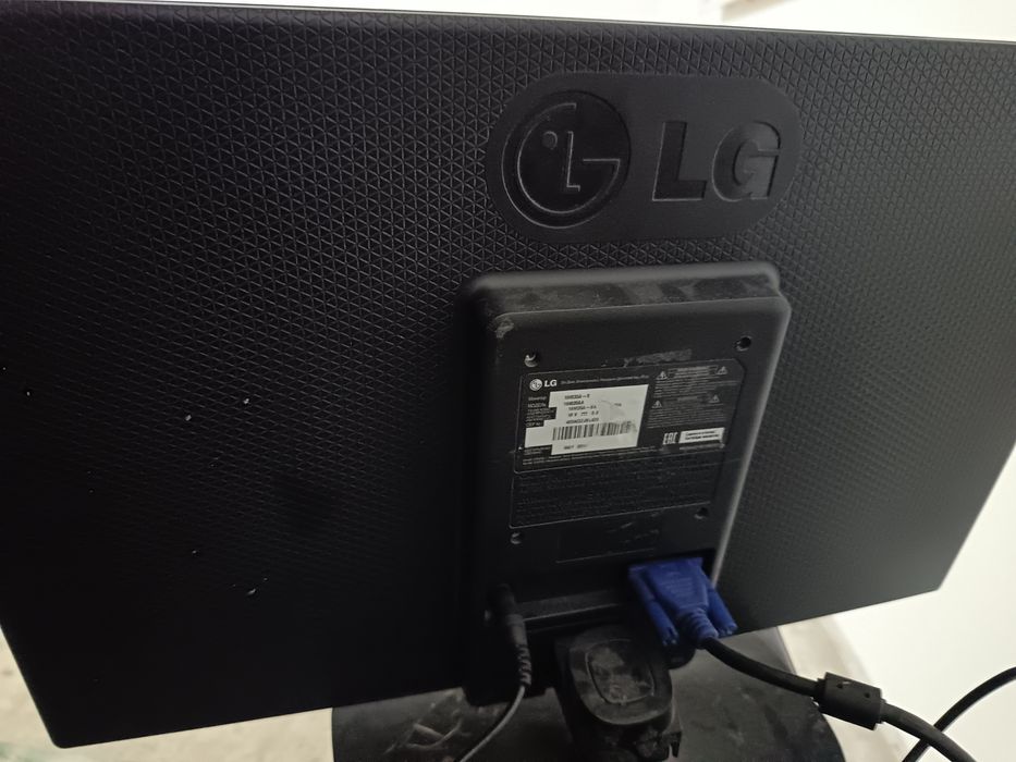 Продам монитор lg