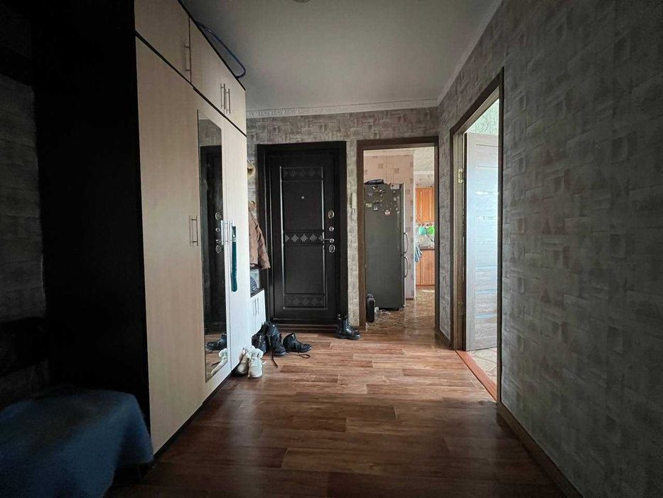 Продам 5 комн кваритиру 19 мкр