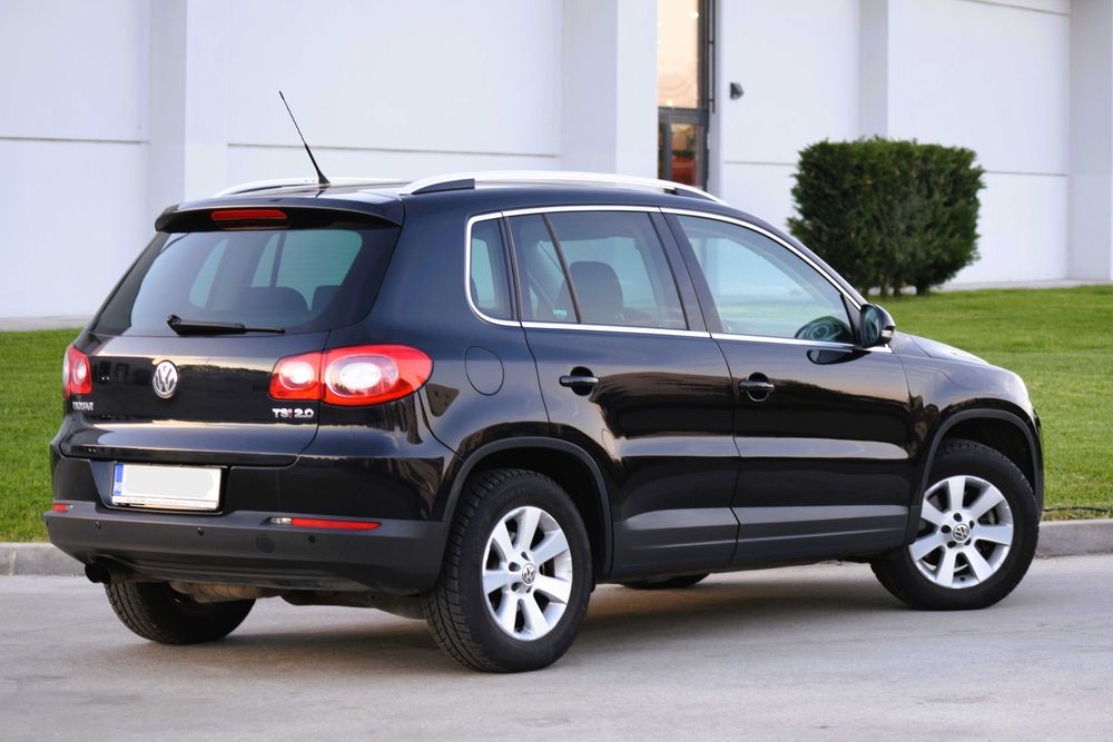 Vand/Schimb Volkswagen Tiguan 64.000 km automat ,4x4 ,2.0 benzina ,unic proprietar