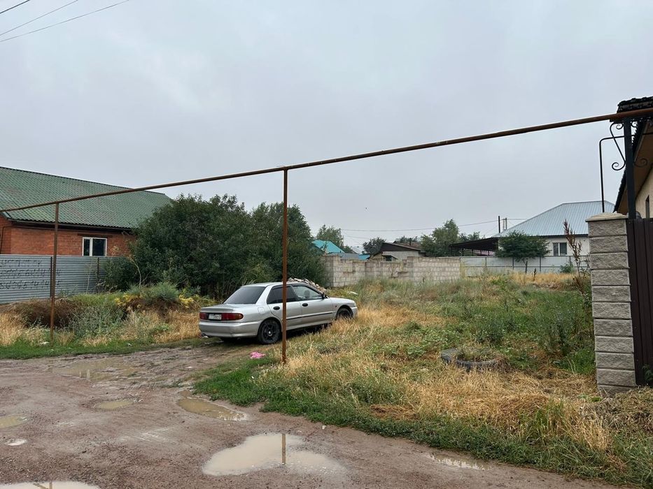Продам участок с недостроенным домом