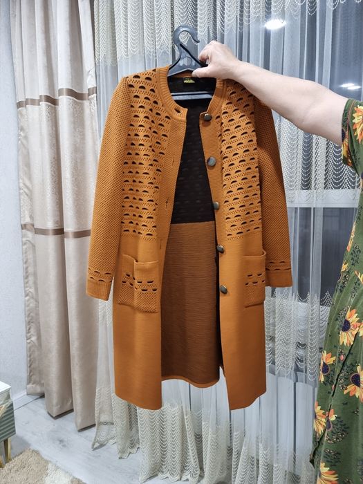 Продается платья 52-54 размера