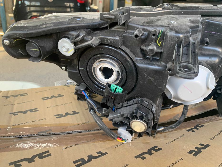 Nissan X-trail  T31-фарове