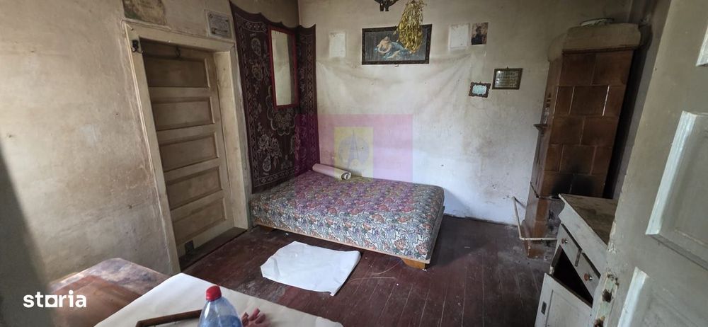Casa batraneasca cu teren de vanzare in Busteni