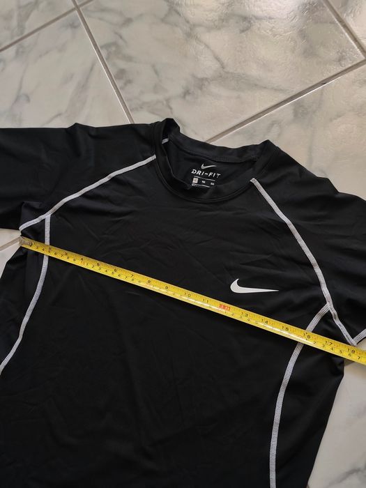 Bluză Nike mânecă lungă neagră Dry-Fit mărime XL fit L