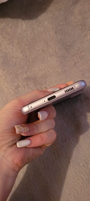 ПРОДАМ Самсунг S21 FE