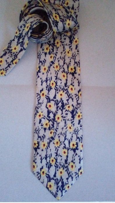 cravata Giorgio Armani, noua