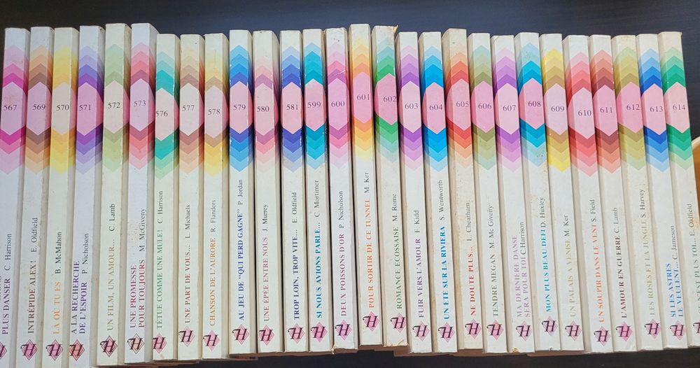 37 заглавия от романтична колекция Арлекин на френски език