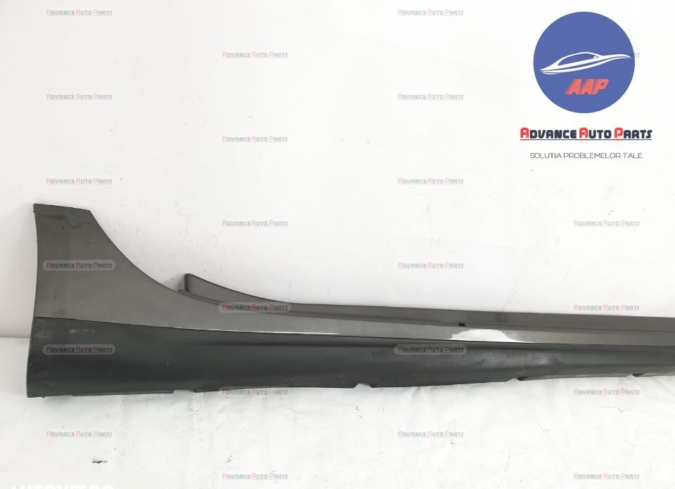 Масерати Гибли / Maserati Ghibli Седан Оригинален десен праг в добро с