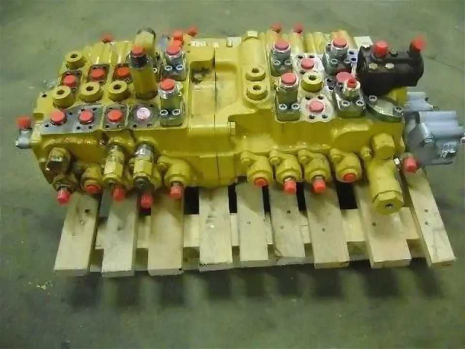 Распределитель гидравлики CAT 320