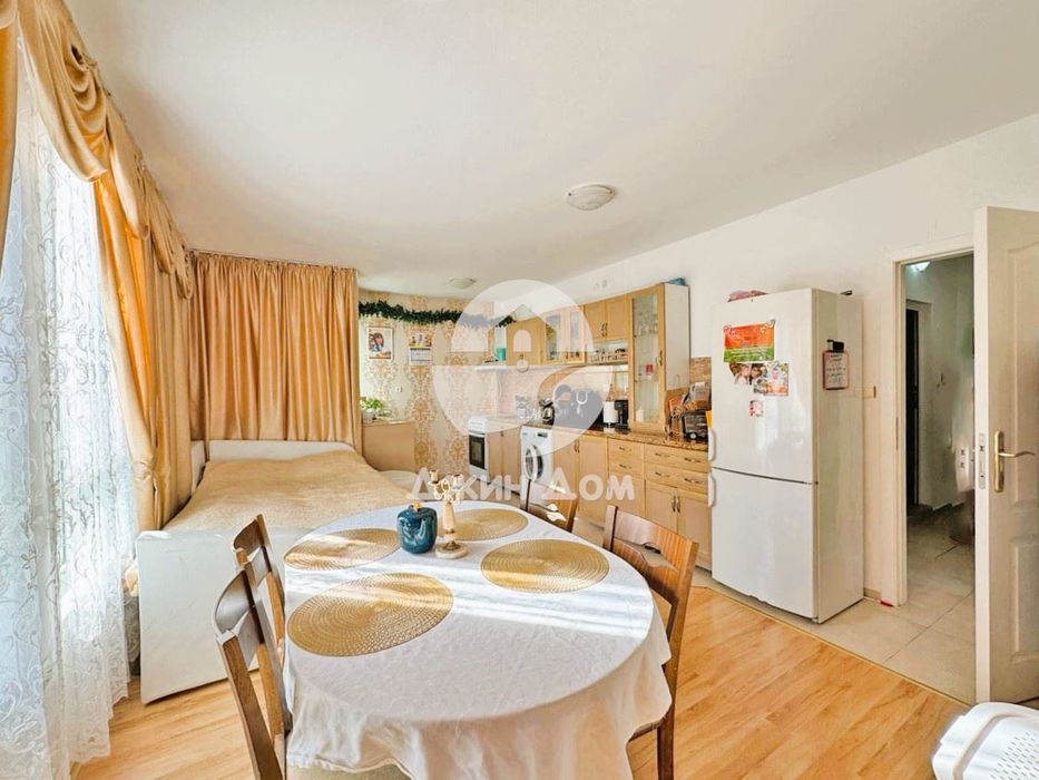 Продава се Двустаен апартамент в к.к. Слънчев бряг - 60 кв.м за 1075 €/кв.м - Снимка #1