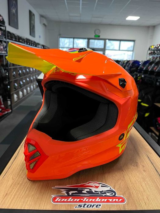 Детска Мотокрос каска ACERBIS YOUTH,S 49-50см.много малко употребявана