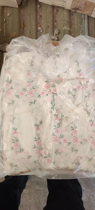 Ткани,фурнитура,готовые брюки,жен.юбки,телогрейки .