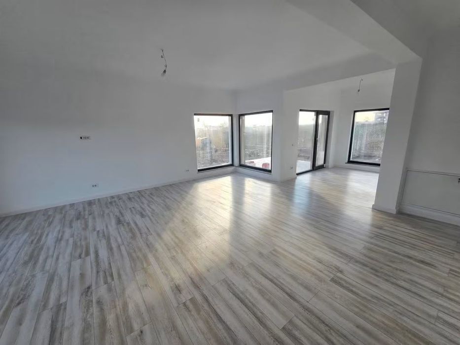 Casa p+1 Miroslava, strada Zorilor
