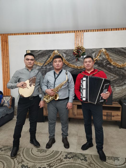 Тамада, асаба, музыкант, Баян, домбыра,