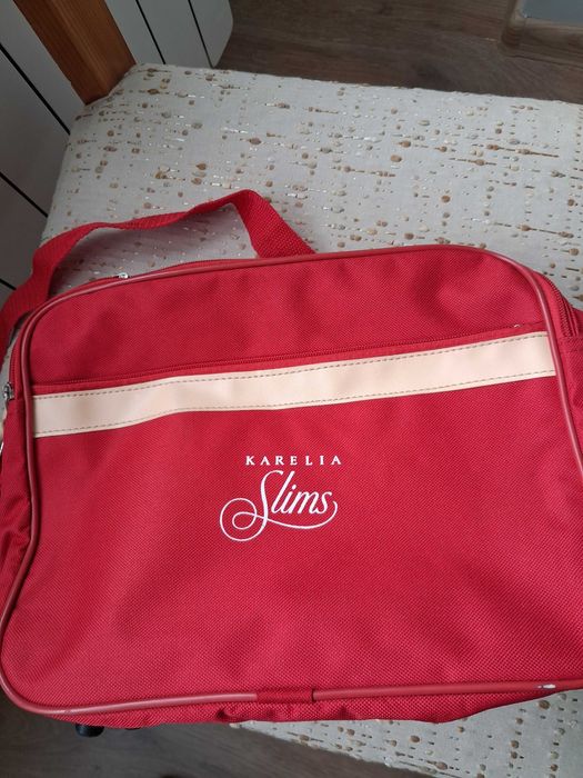 Малка пътна чанта