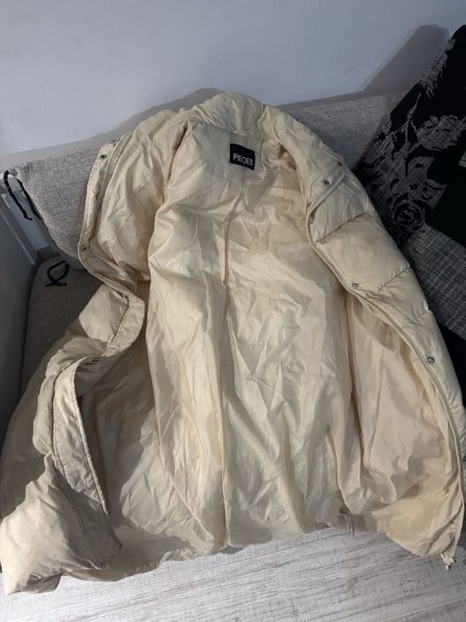 продам пуховик женский s